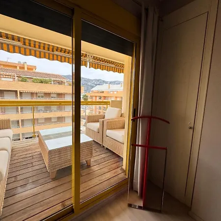 Gran Con Piscina En Apartment