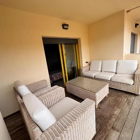 Apartment Gran Con Piscina En *